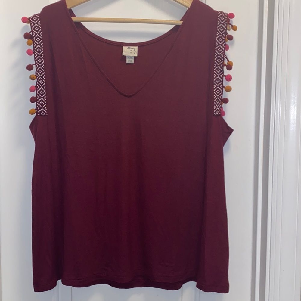A new day tank top with Pom poms size XXL